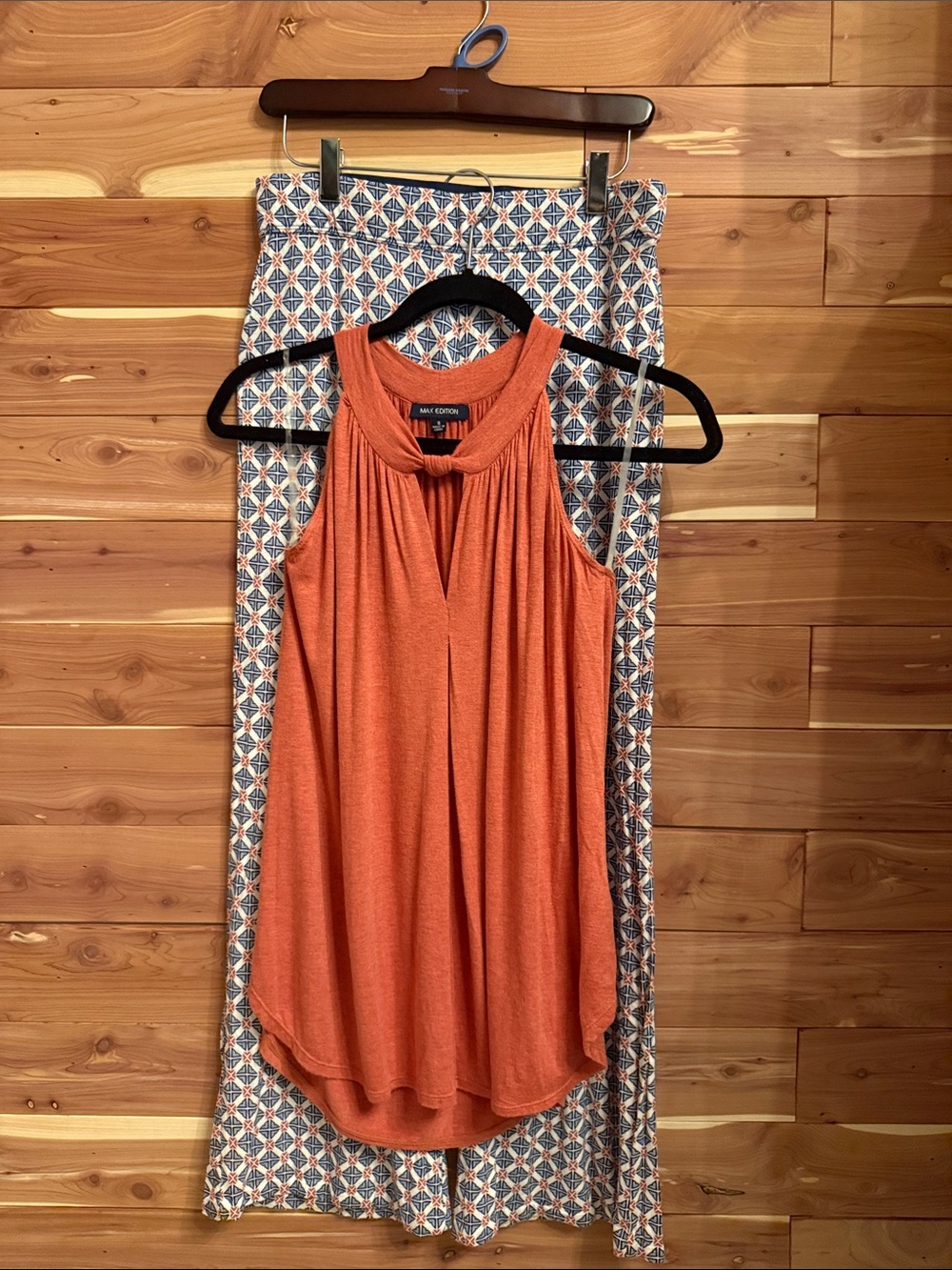 Max Edition Orange Twist-Neck Sleeveless Top with Patterned Wide-Leg Pant
